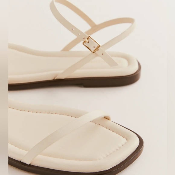 NWOT reformation lake flat sandal - Picture 4 of 12